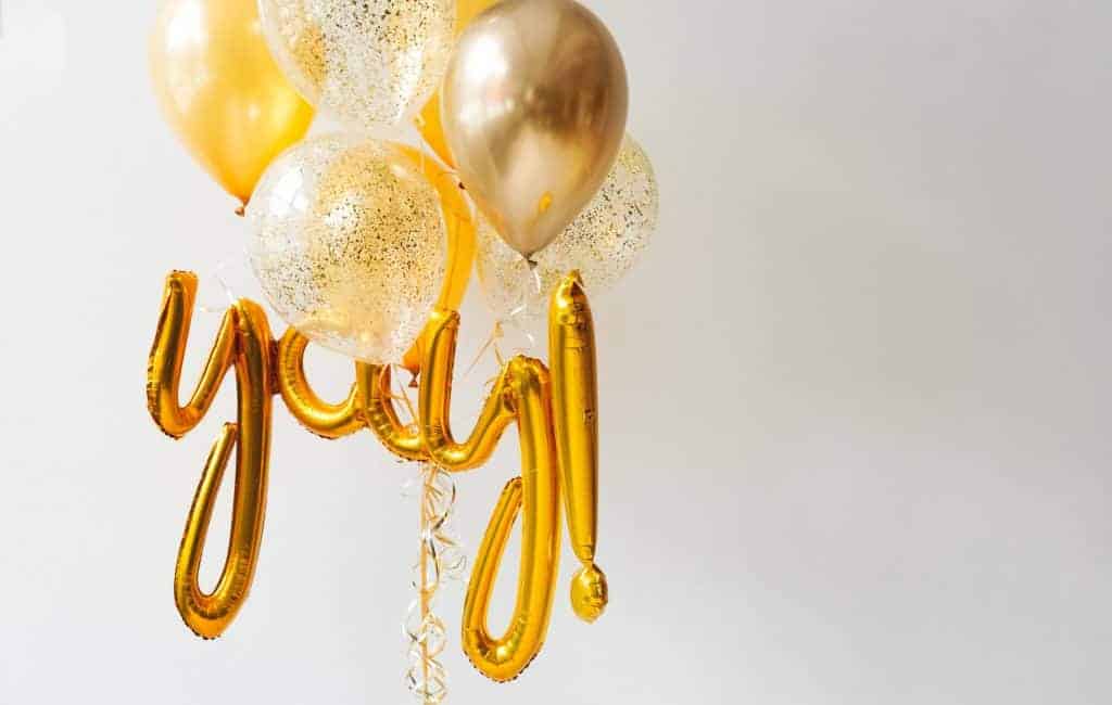 gold "yay" balloon